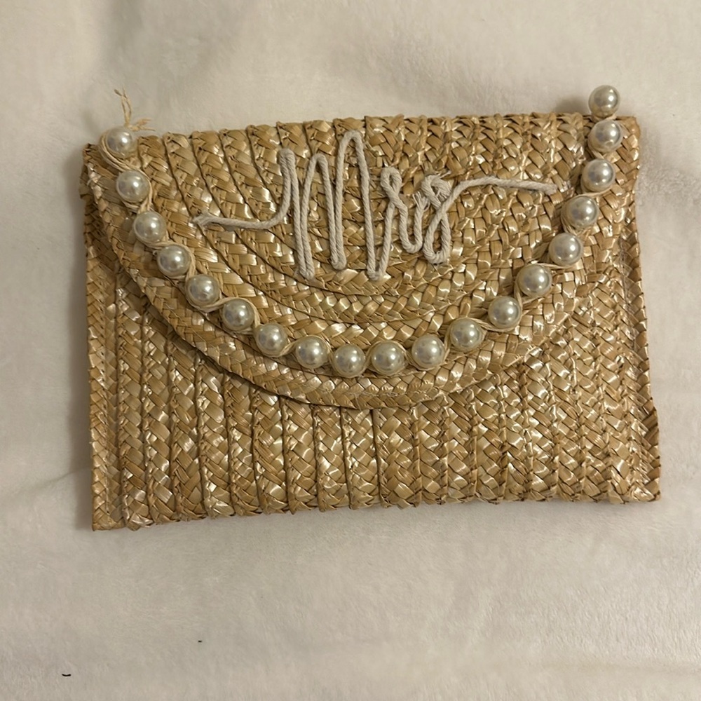 Shiraleah Pearla Mrs. Clutch